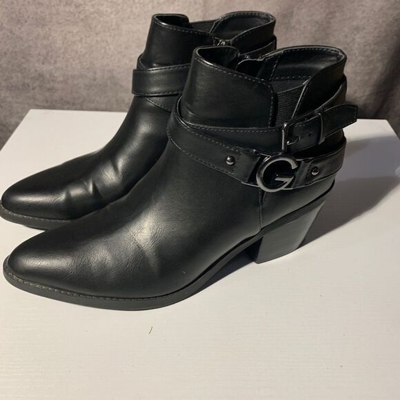 Guess Boots Women's Size 7.5 Black Chelsea Style Cuban Heel Ankle Zipper - Picture 2 of 10